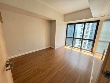 BRAND NEW CONDO FOR SALE SALCEDO VILLAGE THE GENTRY RESIDENCES 1 BEDROOM 54 SQM PHP 13,500,000 NEAR GREENBELT, GLORIETTA, MAKATI CBD, LANDMARK MAKATI