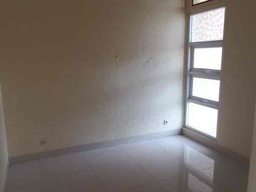 Disewakan rumah pinggir jalan puri beta 2 larangan jalan kaki halte buswat