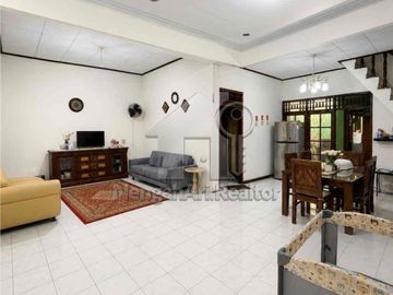 Rumah 2 Lantai di Pejaten Timur Ps Minggu. Harga dibawah Pasar