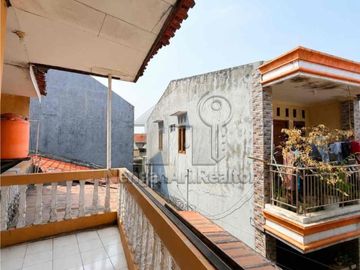 Rumah 2 Lantai di Pejaten Timur Ps Minggu. Harga dibawah Pasar