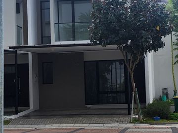 TURUN HARGA DIJUAL Rumah Cluster 2 Lantai dengan Posisi Hoek di Cluster Califfornia, PIK 2