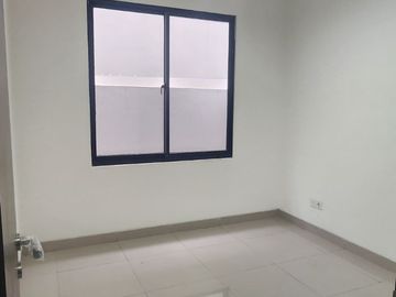 TURUN HARGA DIJUAL Rumah Cluster 2 Lantai dengan Posisi Hoek di Cluster Califfornia, PIK 2