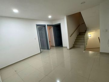 Casa en Renta en San Bernardino Tlaxcalancingo, San Andrés Cholula | 3 Recámaras y Roof Garden
