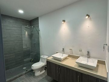Casa en Renta en San Bernardino Tlaxcalancingo, San Andrés Cholula | 3 Recámaras y Roof Garden