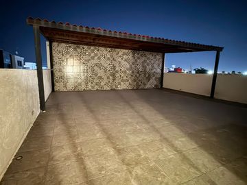 Casa en Renta en San Bernardino Tlaxcalancingo, San Andrés Cholula | 3 Recámaras y Roof Garden