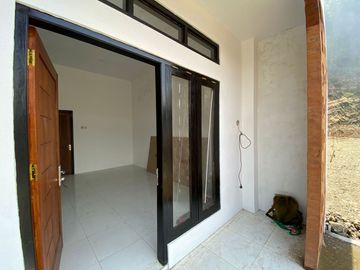 Free BPHTB & Biaya Balik Nama! Rumah Di Timur Banguntapan Siap Jadi Milik Anda!