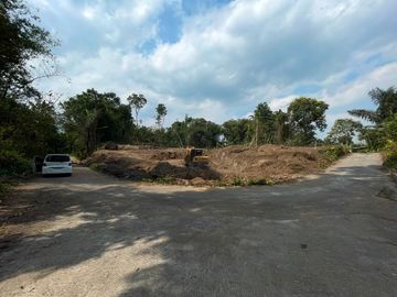 Tanah Kaliurang Hook, 8 Menit Kampus UII, SHM