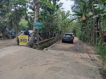 Tanah Kaliurang Hook, 8 Menit Kampus UII, SHM