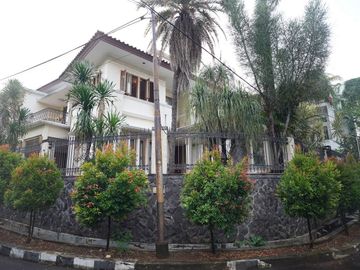DIJUAL RUMAH MEWAH HOOK KEMANGGISAN JAKARTA BARAT