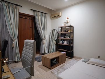 DIJUAL RUMAH MEWAH HOOK KEMANGGISAN JAKARTA BARAT