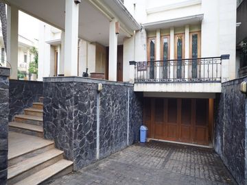 DIJUAL RUMAH MEWAH HOOK KEMANGGISAN JAKARTA BARAT