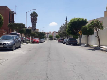 CASA EN REMATE EN FRACC HACIENDA SANTA CLARA EN PUEBLA