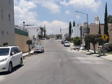 CASA EN REMATE EN FRACC HACIENDA SANTA CLARA EN PUEBLA