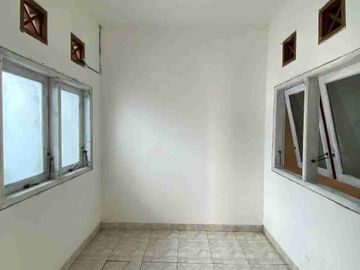 Rumah Hook Bagus Dalam Komplek Strategis Di Buaran Jakarta Timur