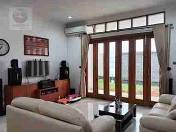 rumah megah dan halaman luas 
cluster galaxy Bekasi Selatan