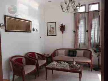 rumah megah dan halaman luas 
cluster galaxy Bekasi Selatan
