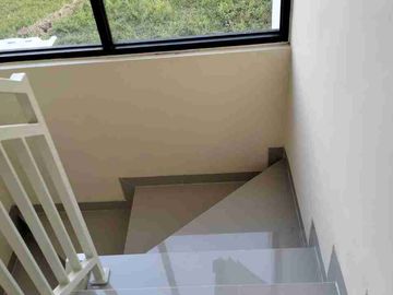 Rumah Modern Minimalist di Cluster Islami Adyna Residence Tasikmadu