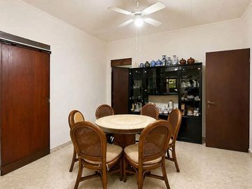Rumah & Kost Modern Aktif 8 Kamar Murah Strategis di Tebet, Jaksel - SHM