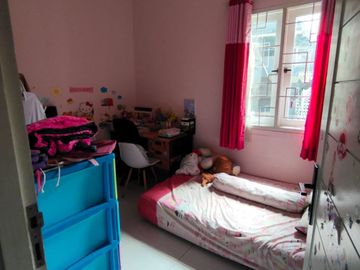Dijual Rumah Siap Huni di Jl. Adyaksa, Karang mulya(Perbatasan Puri Indah, Jakarta Barat)!