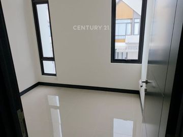 Rumah Siap Huni Harapan Indah – Cluster Nismara, 4 KT, 2 Lantai, Harga 1,6 M Nego