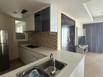 Sewa apartemen royale springhill kemayoran 3 kamar 196 meter furnish golf sea view