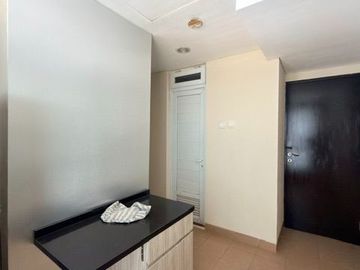 Sewa apartemen royale springhill kemayoran 3 kamar 196 meter furnish golf sea view