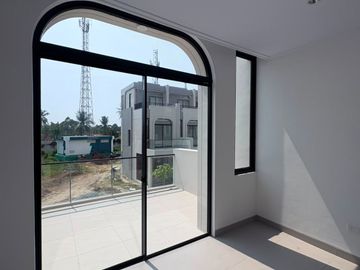 Dijual Rumah Pasadena Spring PIK2 Termurah Ukuran 4x10m2 Kosongan
