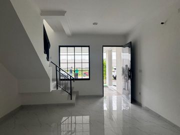 Rumah Bukit Nirmala 2LT 4,5x10 45m2 2KT PIK 2 Pantai Indah Kapuk 2