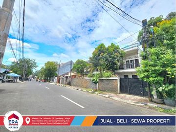 Jual Rumah Premium Hook di Pulo Asem Timur Raya, 5+2 KT, LT 375 m², Garasi & Carport