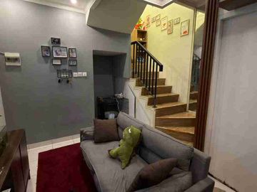 DIJUAL RUMAH CANTIK SIAP HUNI FULLFURNISH LOKASI GRAND CITY