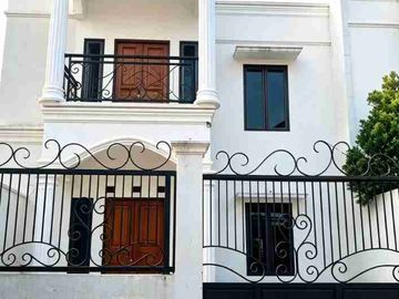 Dijual Rumah 2 Lantai Bali Mester Jatinegara Jakarta Timur SHM