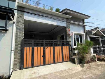Rumah Bagus Tanah Luas Dalam Komplek Jati Waringin Asri