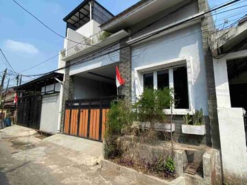 Rumah Bagus Tanah Luas Dalam Komplek Jati Waringin Asri