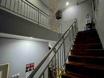 Rumah Bagus Tanah Luas Dalam Komplek Jati Waringin Asri