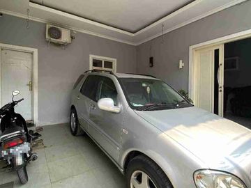 Rumah Bagus Tanah Luas Dalam Komplek Jati Waringin Asri