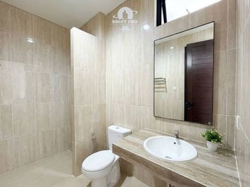 Sewa Rumah South City 2 Lantai SHM Semi Furnished