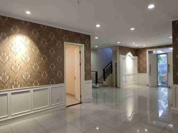 Di Jual Rumah di Sumarecon Bekasi