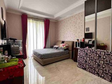 turun harga rumah 3 lantai Cipinang Jakarta Timur