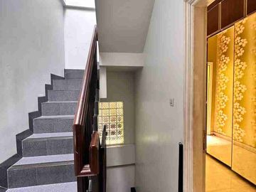 turun harga rumah 3 lantai Cipinang Jakarta Timur