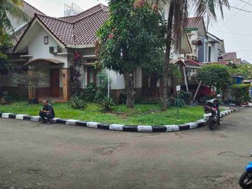 DiJUAL Rumah cantik dan mewah di pesona khayangan mungil 
Mekarjaya, Sukmajaya 
Depok Jawabarat 
LT. 109m
LB. 277