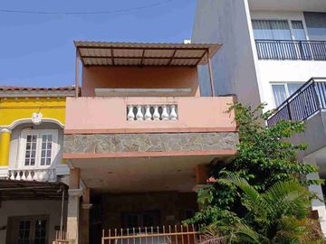 DiJual Rumah Raffles Hills Cibubur.