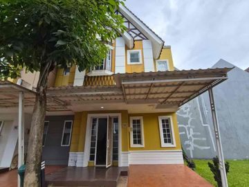 Disewakan Rumah 2 Lantai Semi Furnished Di Jalan Fairside Cluster Malibu Village - Gading Serpong