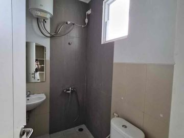 Disewakan Rumah 2 Lantai Semi Furnished Di Jalan Fairside Cluster Malibu Village - Gading Serpong