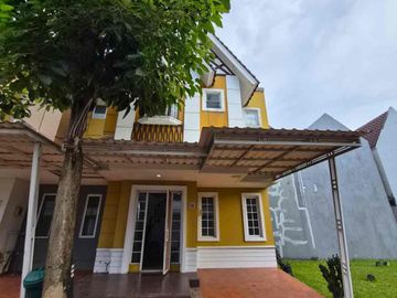 Disewakan Rumah 2 Lantai Semi Furnished Di Jalan Fairside Cluster Malibu Village - Gading Serpong