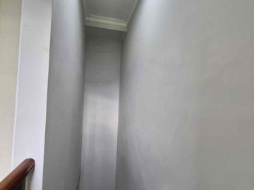 Disewakan Rumah 2 Lantai Semi Furnished Di Jalan Fairside Cluster Malibu Village - Gading Serpong