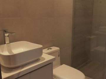 DEPARTAMENTO TRES HABITACIONES CONTROL SUR ZONA CAMINO VIEJO A BAÑOS CUENCA