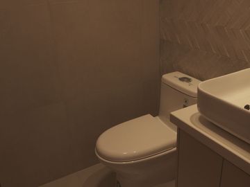 DEPARTAMENTO TRES HABITACIONES CONTROL SUR ZONA CAMINO VIEJO A BAÑOS CUENCA