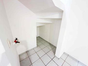 SE VENDE CASA EN CANDILES ACUEDUCTO $2,300,000 MXN