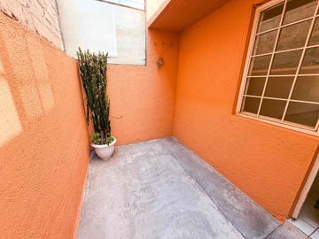 SE VENDE CASA EN CANDILES ACUEDUCTO $2,300,000 MXN