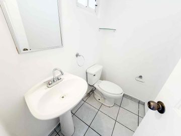 SE VENDE CASA EN CANDILES ACUEDUCTO $2,300,000 MXN